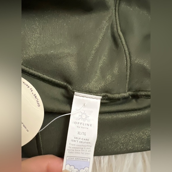 OFFLINE BY AERIE REAL ME LIQUID SHINE CROPPED LEGGING - Picture 7 of 8